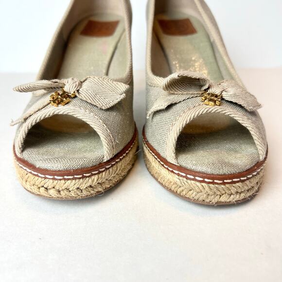 Tory Burch Jackie Espadrille Wedge Peep Toe Pumps in Beige Canvas Size 8.5 - Picture 3 of 10